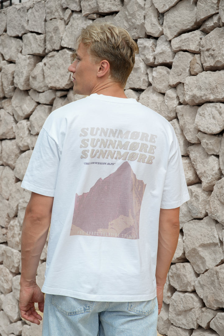 Model is 186cm and is wearing size M