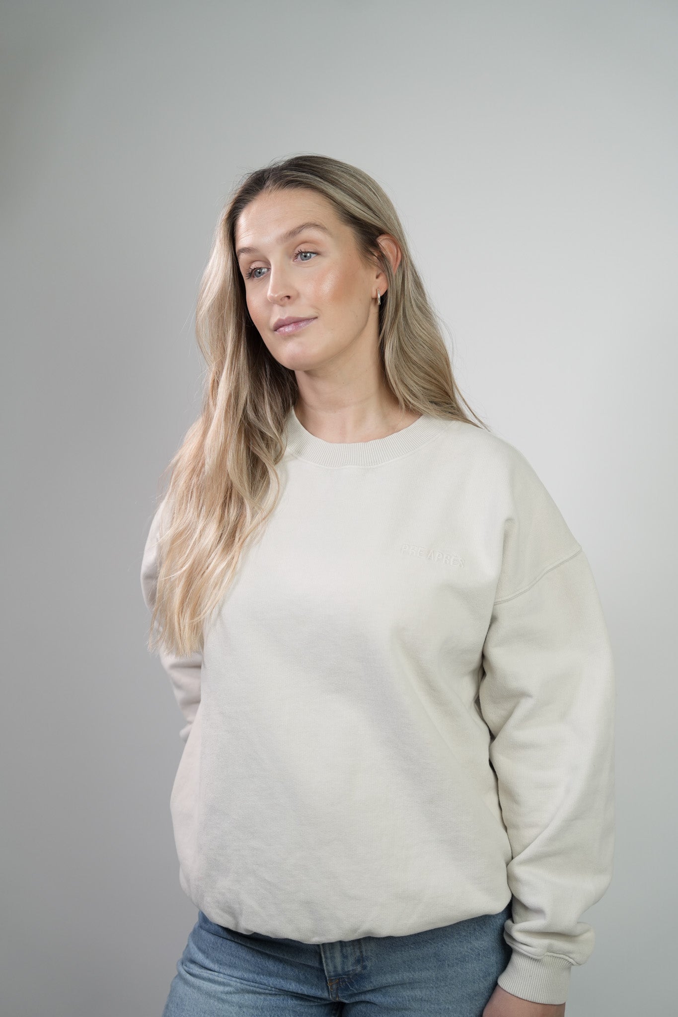 Vintage Washed Sweatshirt – Soft Beige