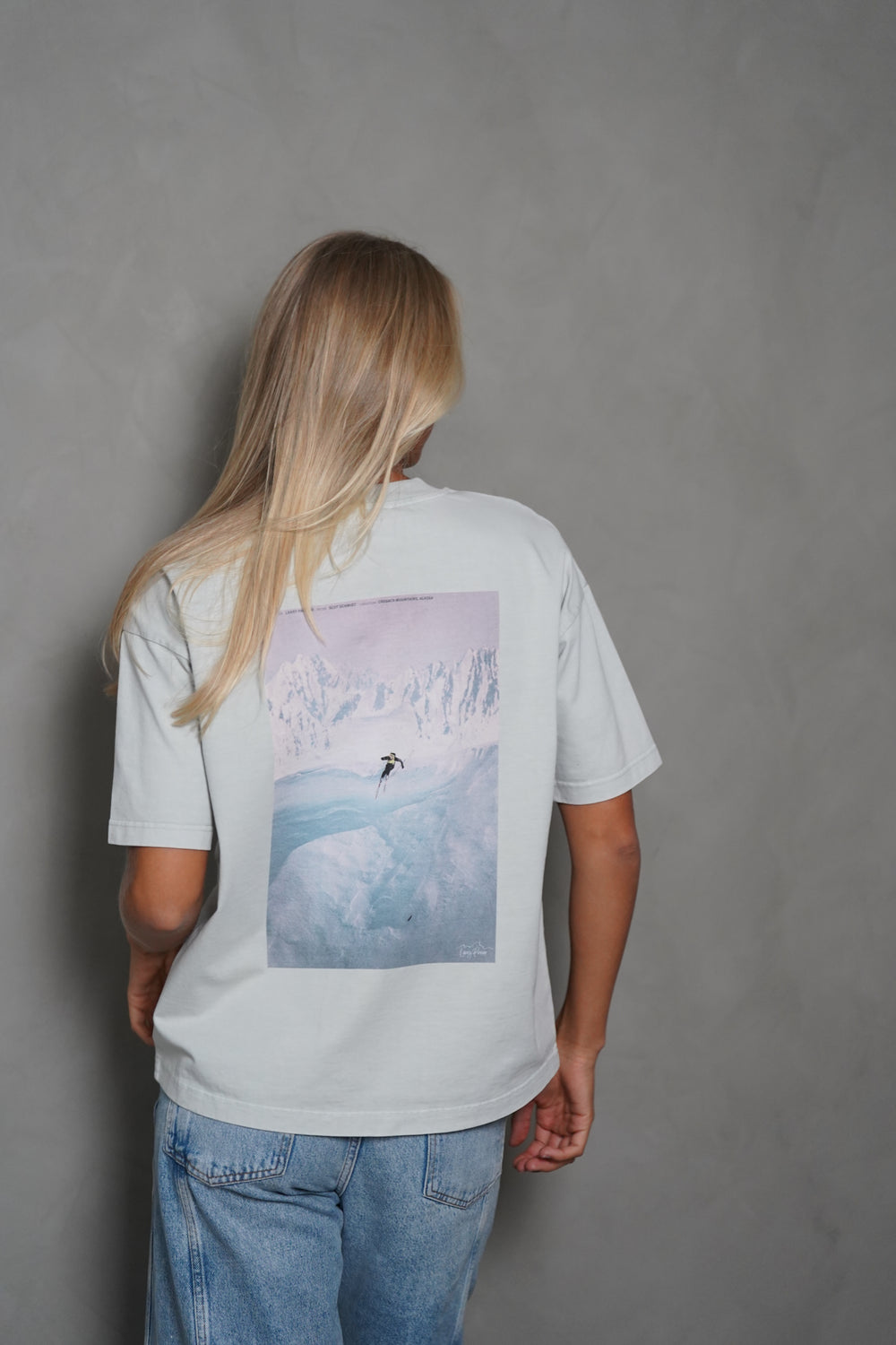 Cliff Hanger Tee - Grey Fog