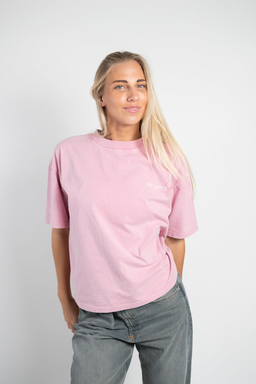 Women Who Ski Oversized Tee - Soft Pink
