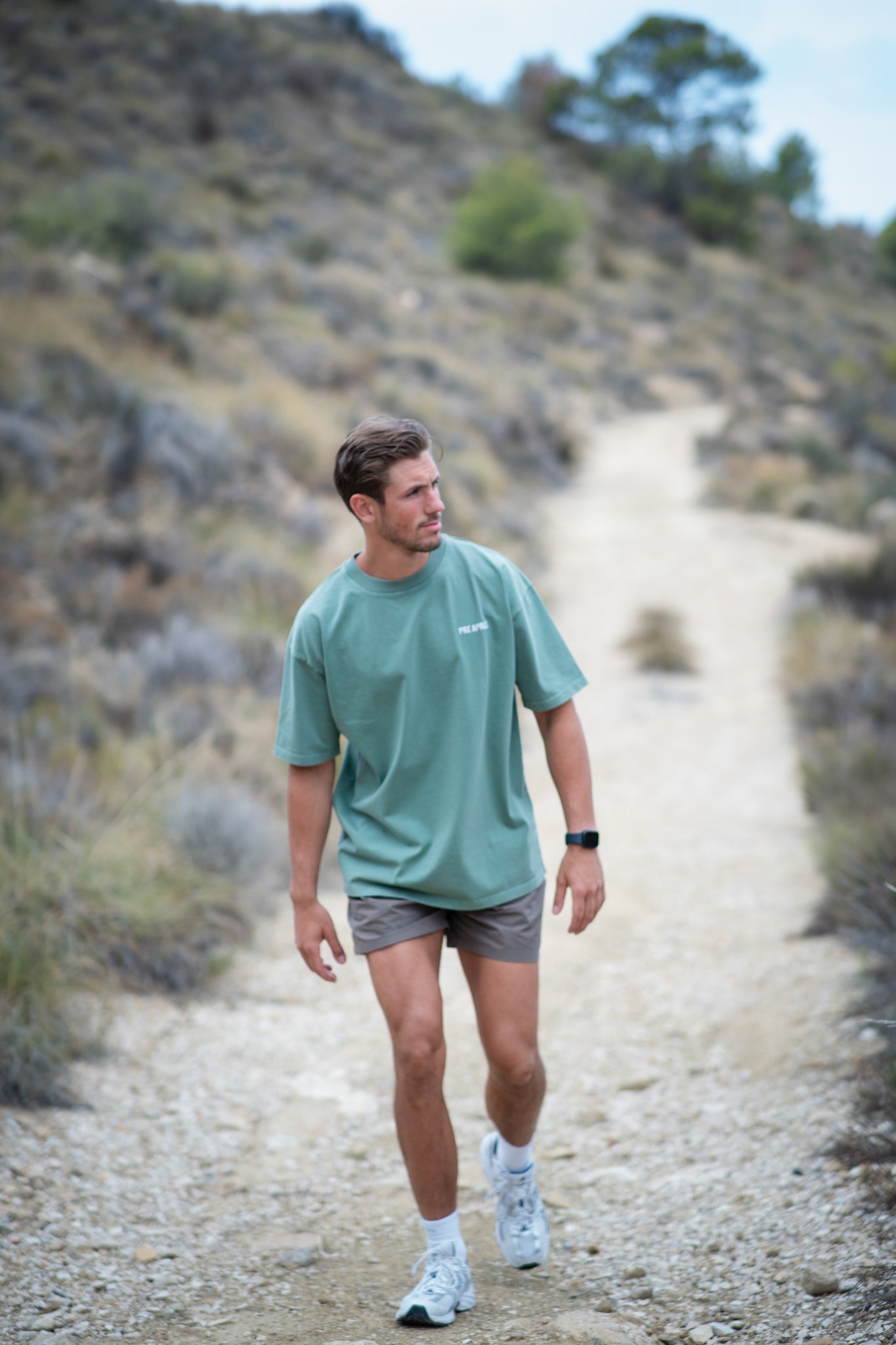 Model is 198cm and is wearing size XL